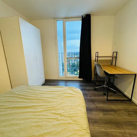 Superbe De 4 Chambres, Moderne Et Spacieux Apartamento Wattignies