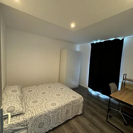 Superbe De 4 Chambres, Moderne Et Spacieux