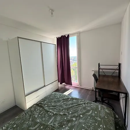 Superbe De 4 Chambres, Moderne Et Spacieux *