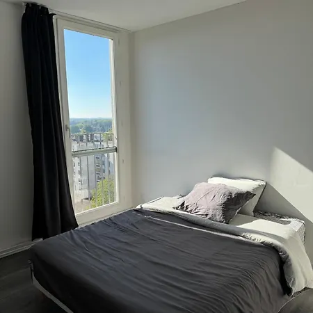 Superbe De 4 Chambres, Moderne Et Spacieux